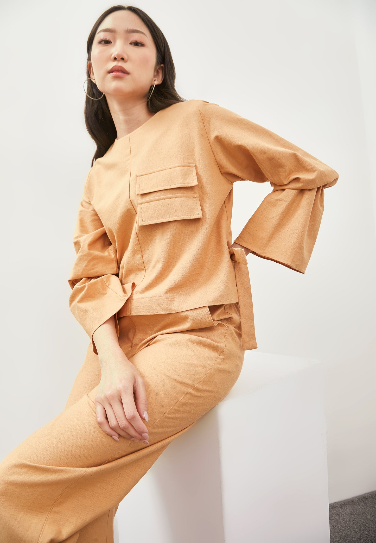 Look K41 | Long sleeve Blouse with side ribbon